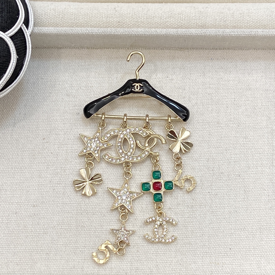 [TOP] CHANEL Brooch - Gold