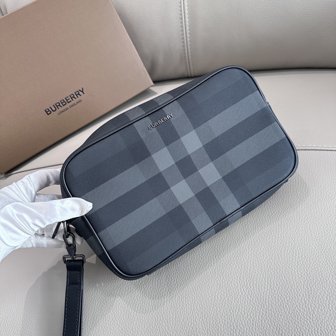 [TOP] BURBERRY Hand Bag 26x6x16cm - Black