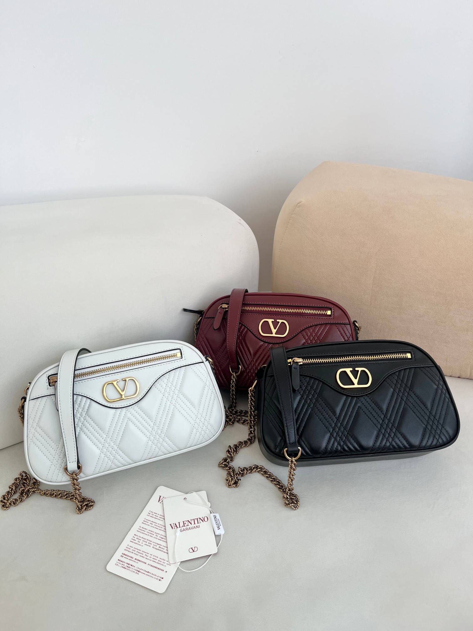 [TOP] VALENTINO Garavani Quiltie Chain Handbag Sheepskin 24X16X6.5cm - 3 Color