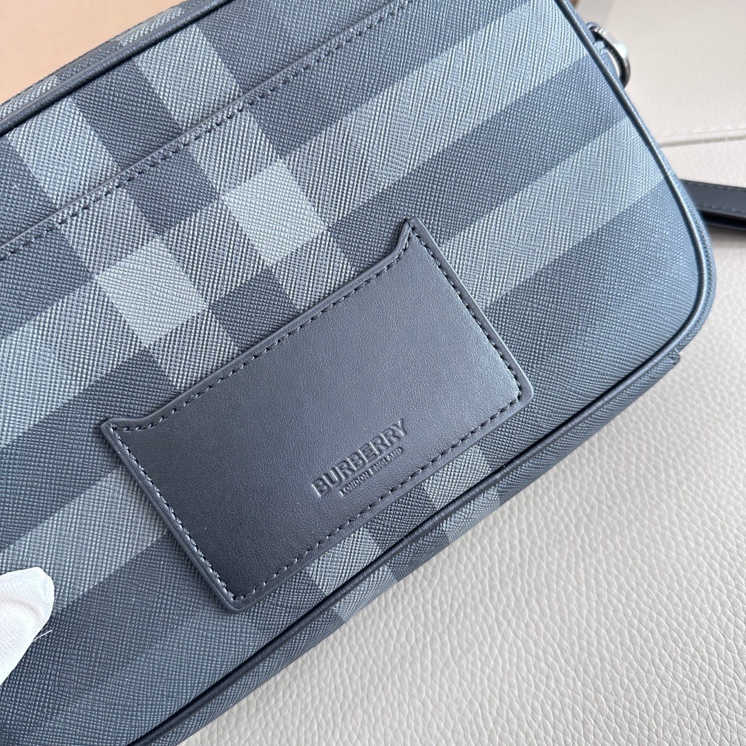 [TOP] BURBERRY Hand Bag 26x6x16cm - Black