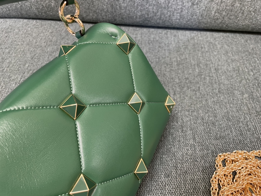[TOP] VALENTINO Roman Stud Bags 23x16x8cm - Green