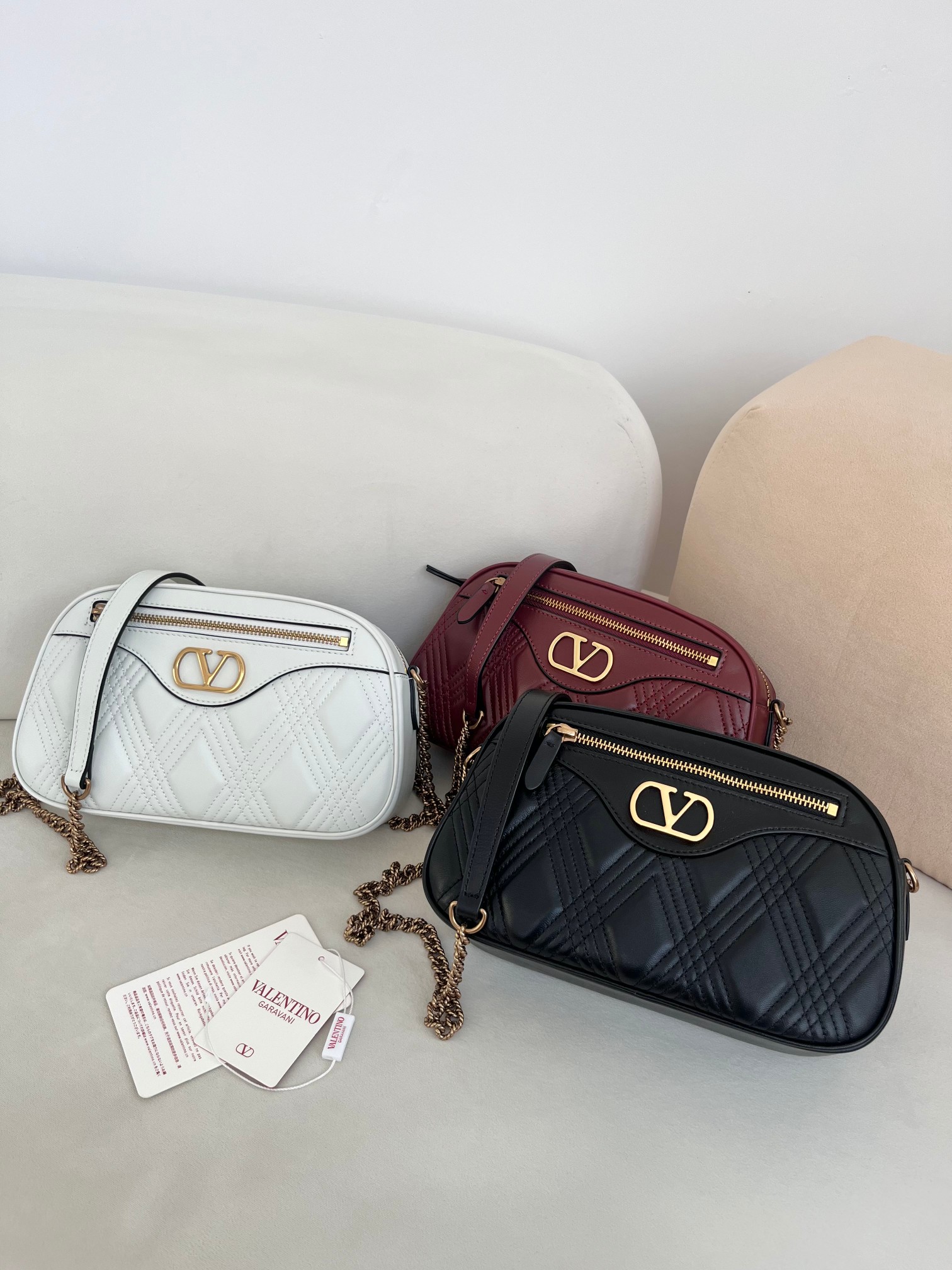 [TOP] VALENTINO Garavani Quiltie Chain Handbag Sheepskin 24X16X6.5cm - 3 Color