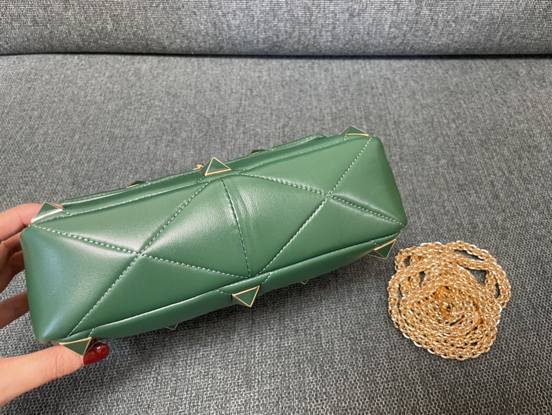 [TOP] VALENTINO Roman Stud Bags 23x16x8cm - Green