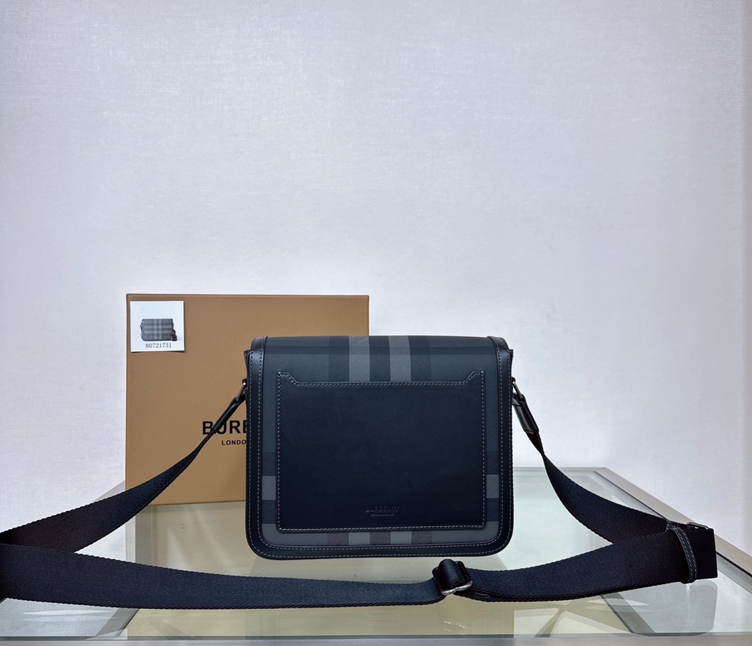 [TOP] BURBERRY Alfred Messenger Bag 25.5×6.5x21.5cm - 2 Color