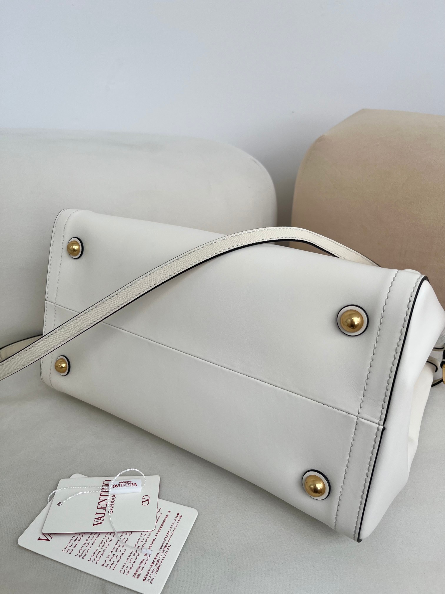 [TOP] VALENTINO Garavani Antibes Handbags Bag 22*19*12cm/35*29*18cm - White