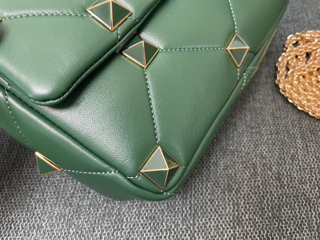 [TOP] VALENTINO Roman Stud Bags 23x16x8cm - Green