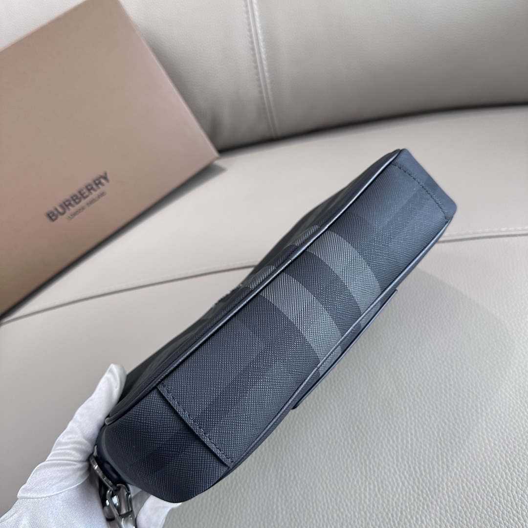 [TOP] BURBERRY Hand Bag 26x6x16cm - Black