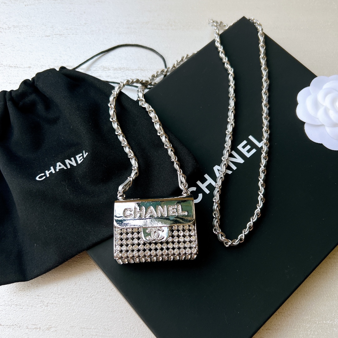 [TOP] CHANEL Waist Chain With Mini bag - Silver/Gold