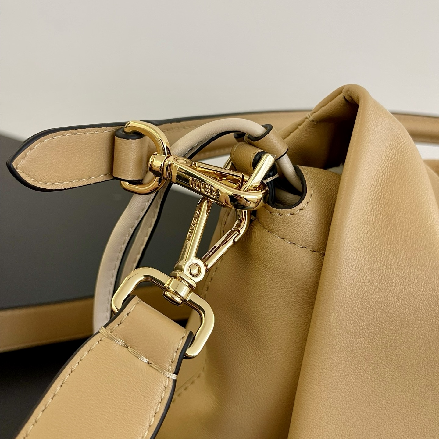 [TOP] FENDI Mamma Baguette Bag 26.5x8.5x18cm - Khaki