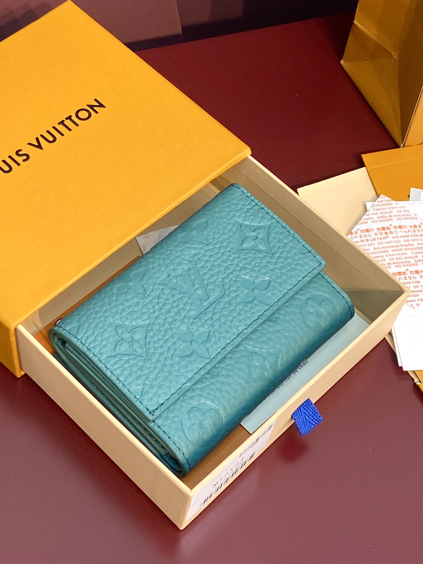 [TOP] Louis Vuitton LV Taurillon Leather Wallet 11*8.5*2 cm - 2 Color