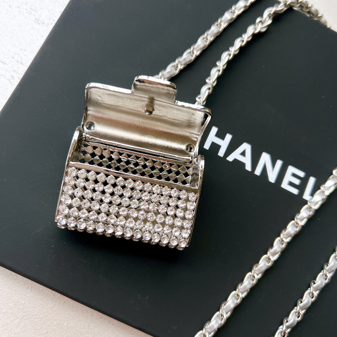 [TOP] CHANEL Waist Chain With Mini bag - Silver/Gold