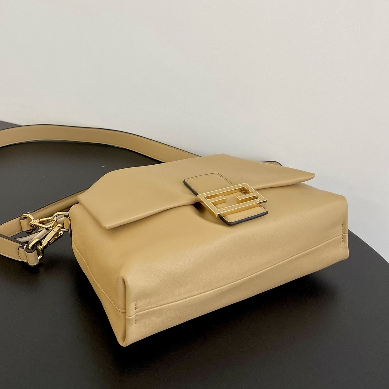 [TOP] FENDI Mamma Baguette Bag 26.5x8.5x18cm - Khaki