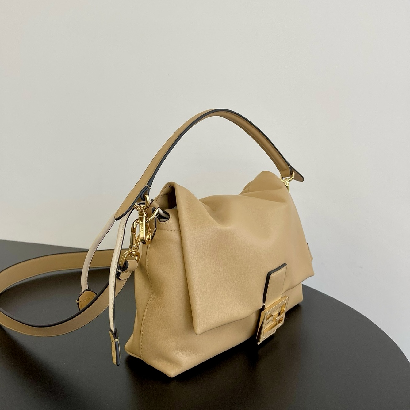 [TOP] FENDI Mamma Baguette Bag 26.5x8.5x18cm - Khaki