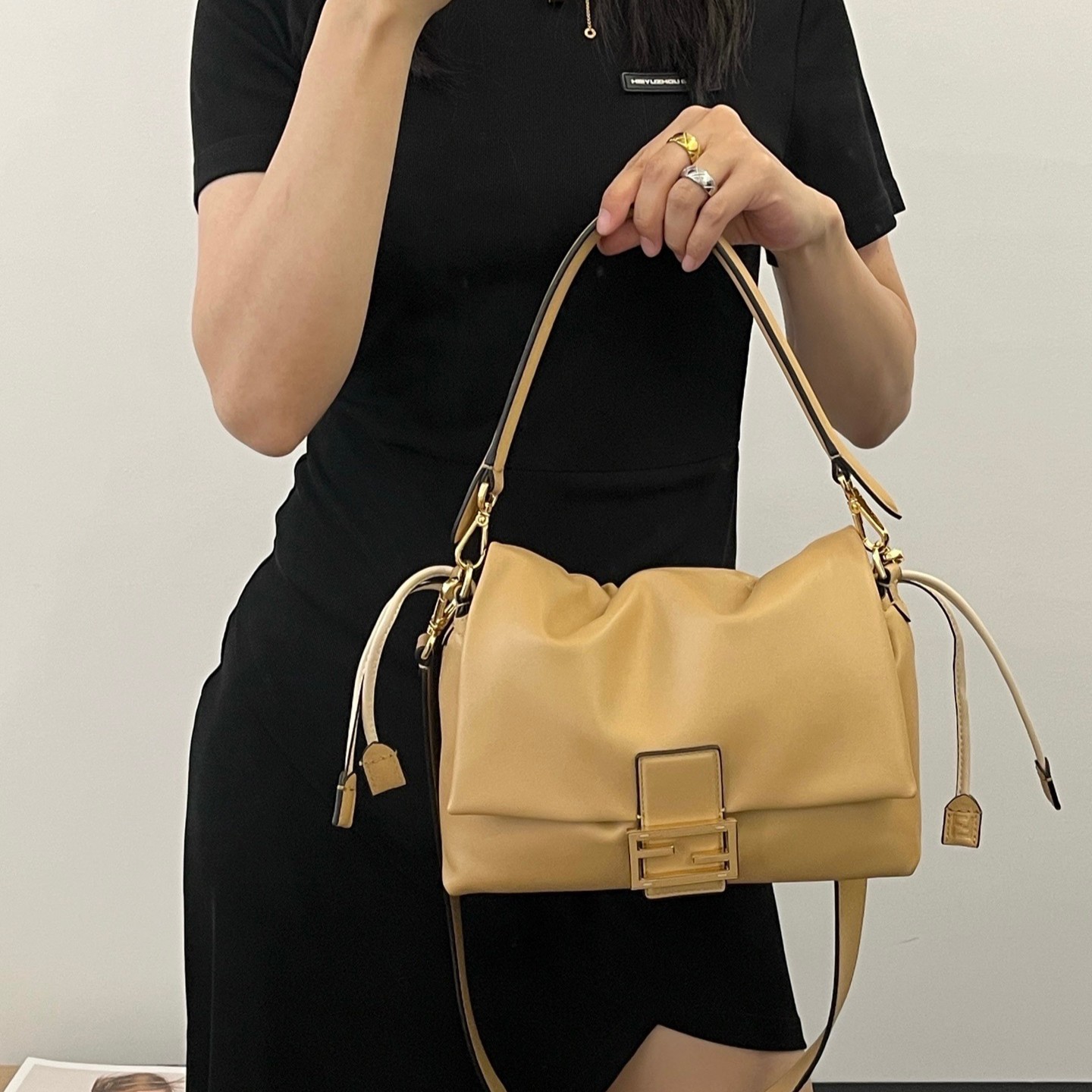 [TOP] FENDI Mamma Baguette Bag 26.5x8.5x18cm - Khaki