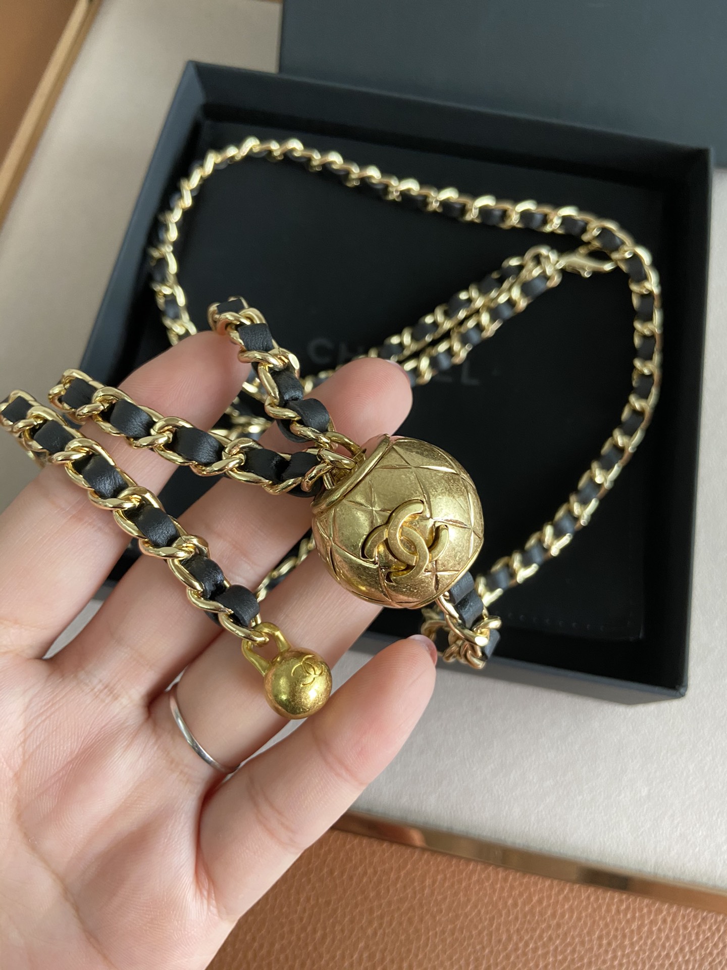 [TOP] CHANEL Waist Chain - Gold