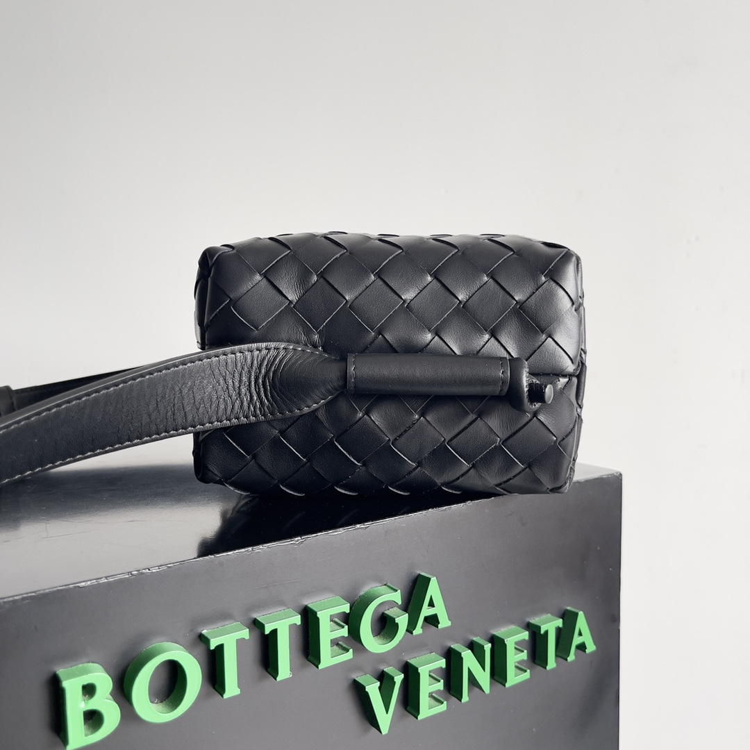 [TOP] Bottega Veneta BV Camera Bag Calfskin 23x16x8cm - Black