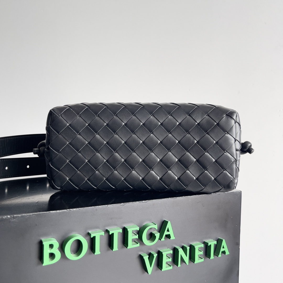 [TOP] Bottega Veneta BV Camera Bag Calfskin 23x16x8cm - Black