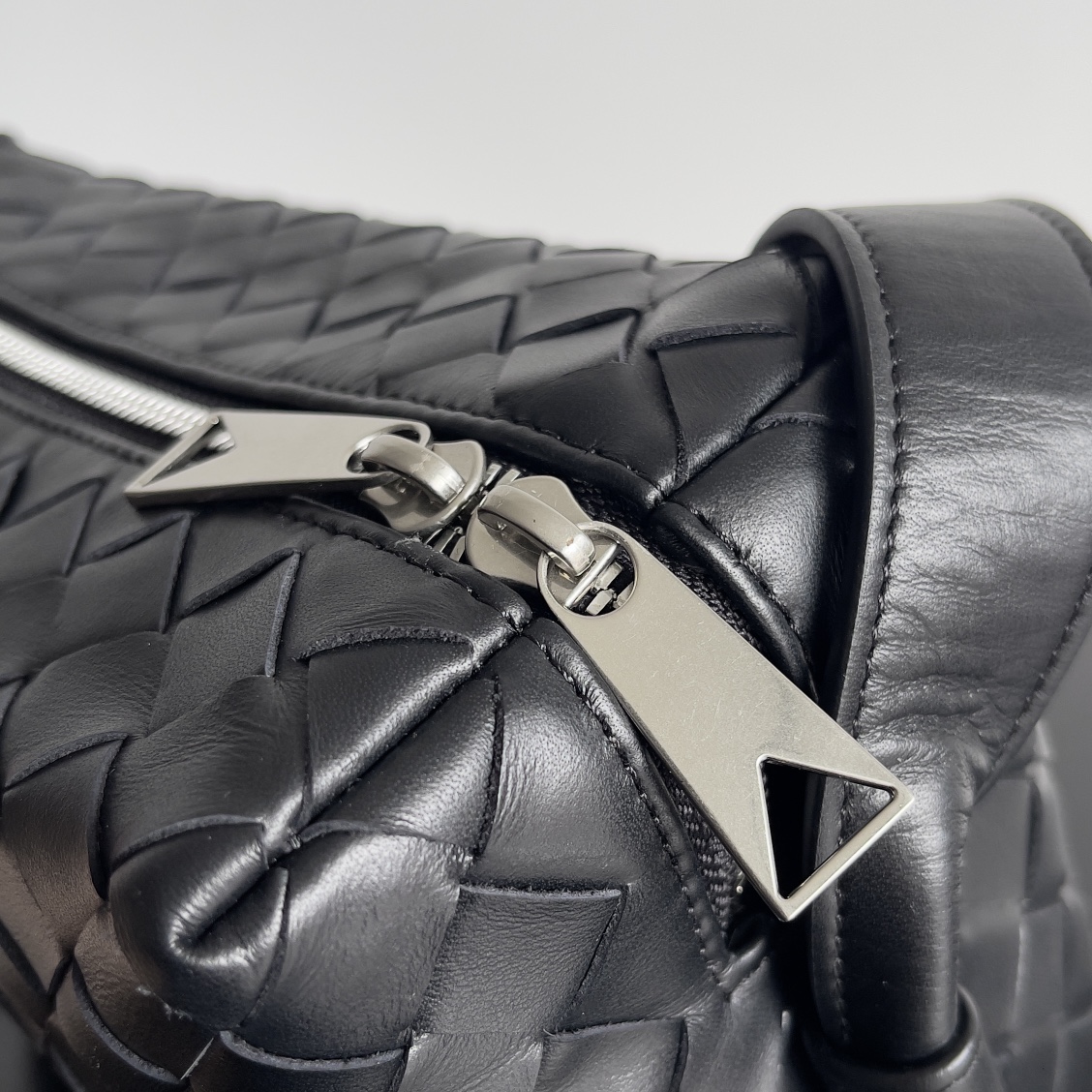 [TOP] Bottega Veneta BV Camera Bag Calfskin 23x16x8cm - Black