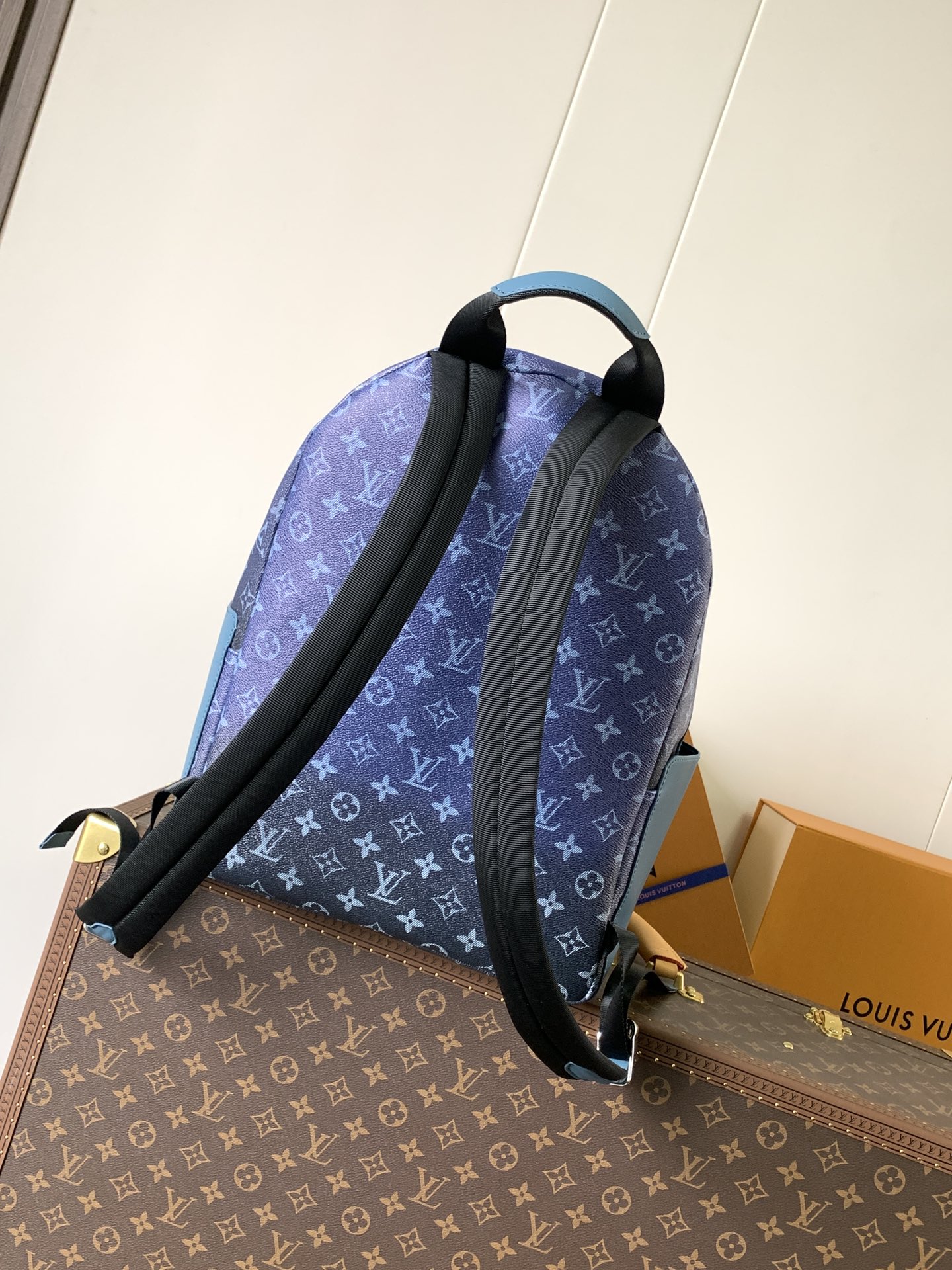 [TOP] Louis Vuitton LV Discovery Backpack Monogram Eclipse Canvas 29x38x20cm - Blue