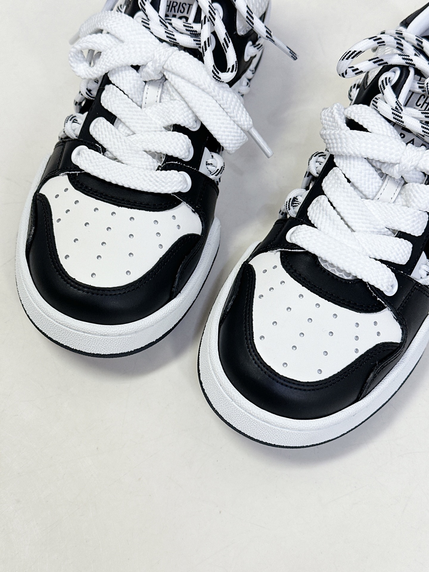 [TOP] Christian Dior Sneakers - 2 Colour