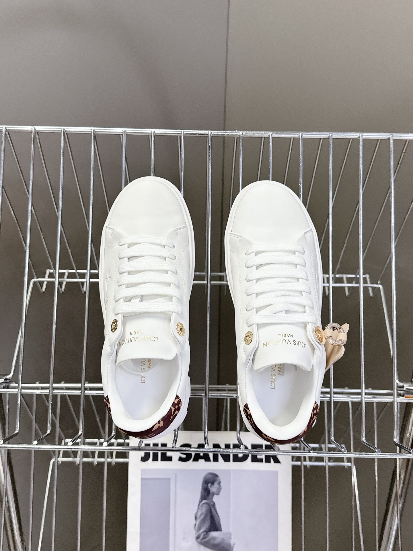 [TOP] Louis Vuitton LV Sneakers Cow Leather - White