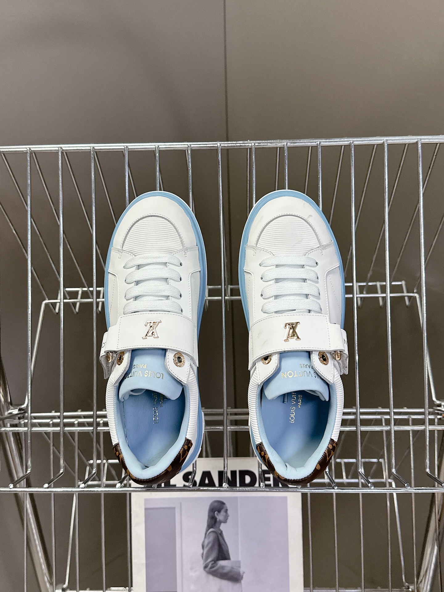 [TOP] Louis Vuitton LV  Sneakers -White