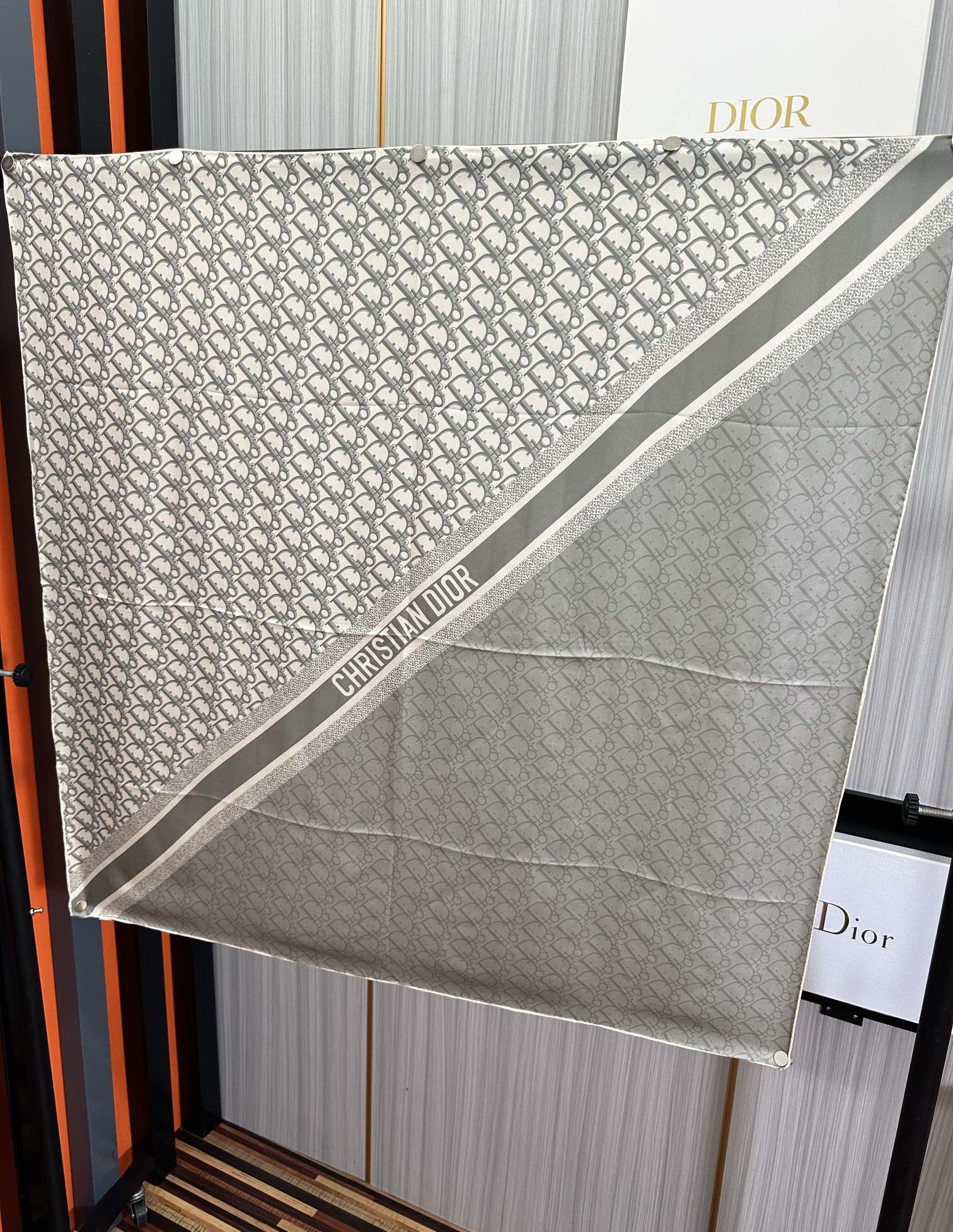 [TOP] Christian Dior Silk Scarf 90 x 90 cm - 2 Colours