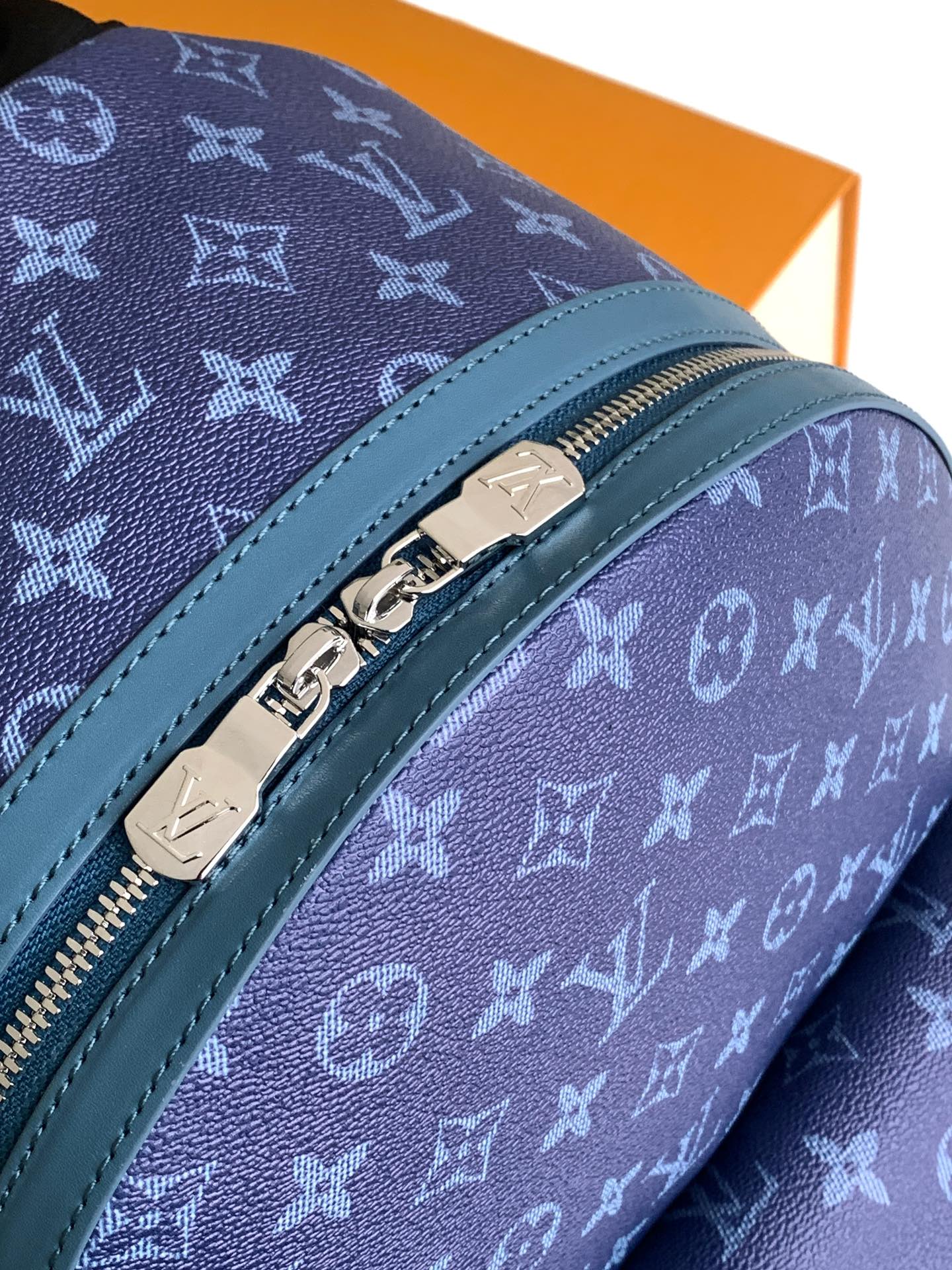 [TOP] Louis Vuitton LV Discovery Backpack Monogram Eclipse Canvas 29x38x20cm - Blue