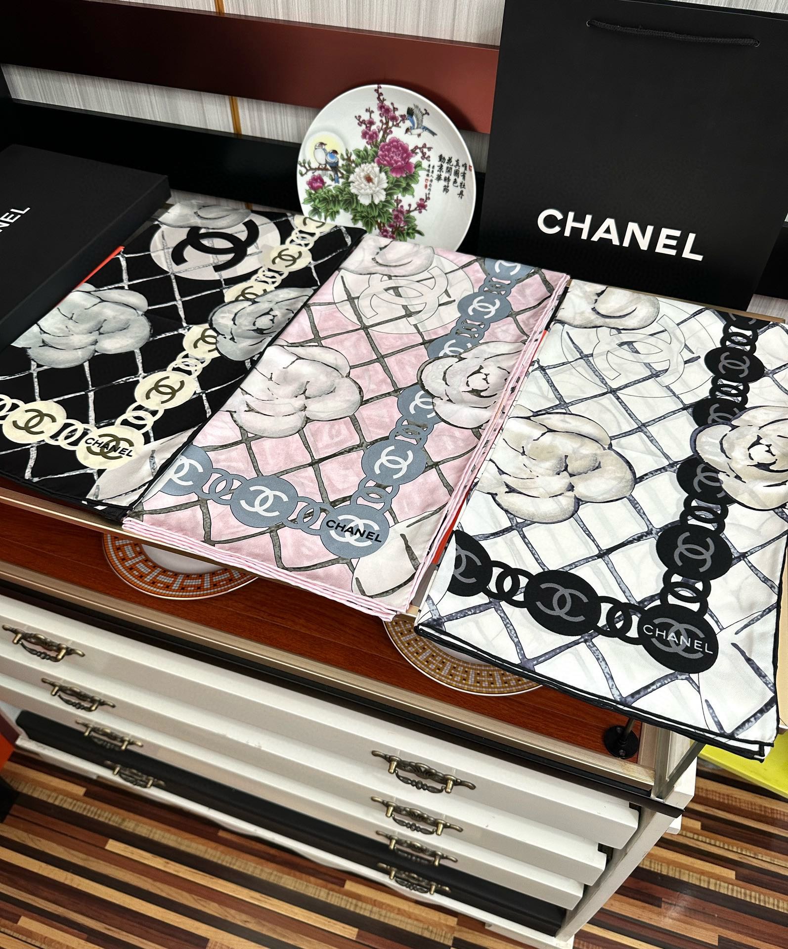 [TOP] CHANEL Camellia Silk Scarf 90x90cm - 3 Color