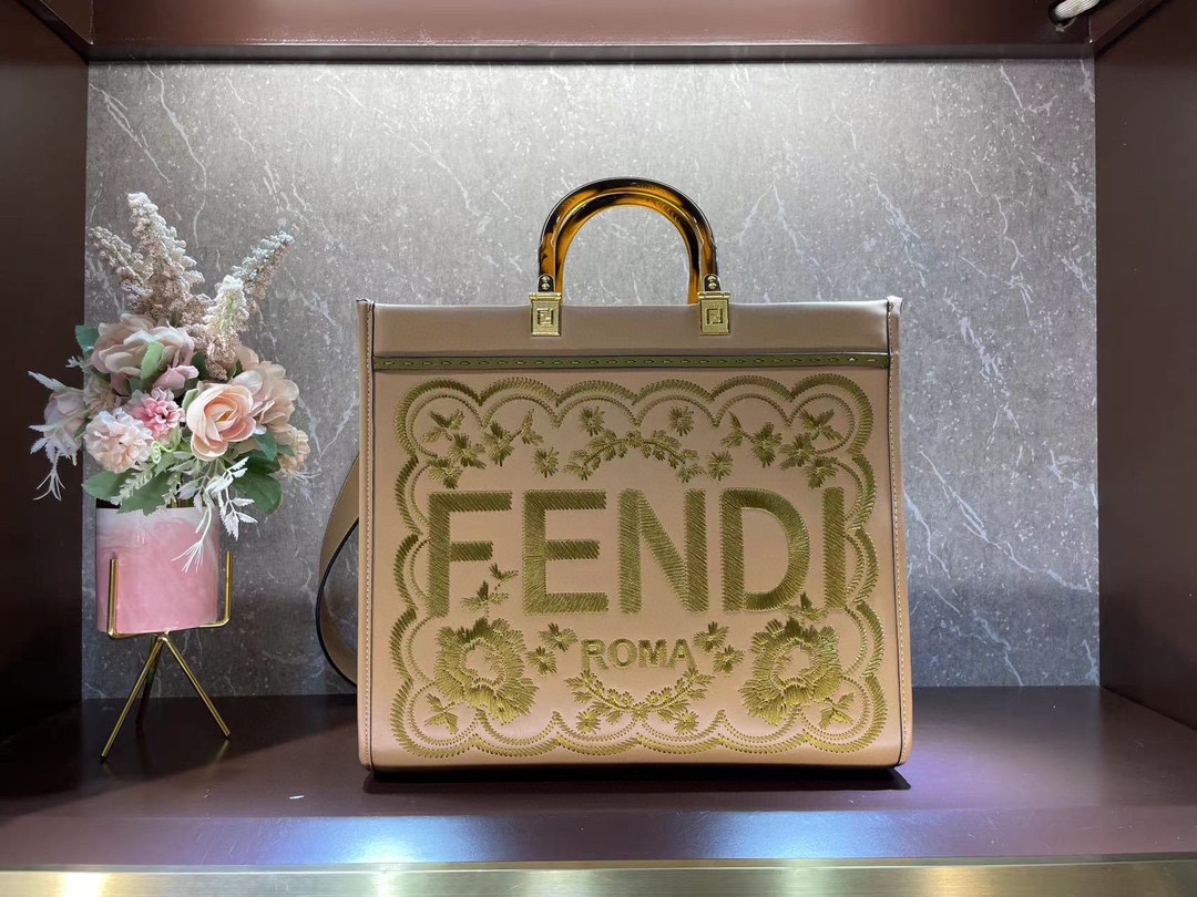 [TOP] FENDI Sunshine Tote FENDI ROMA Words Bag 35x31x17cm - Brown