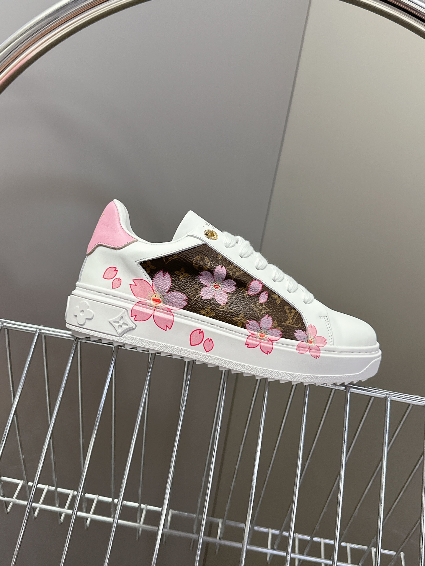[TOP] Louis Vuitton LV Sneakers Cow Leather - White