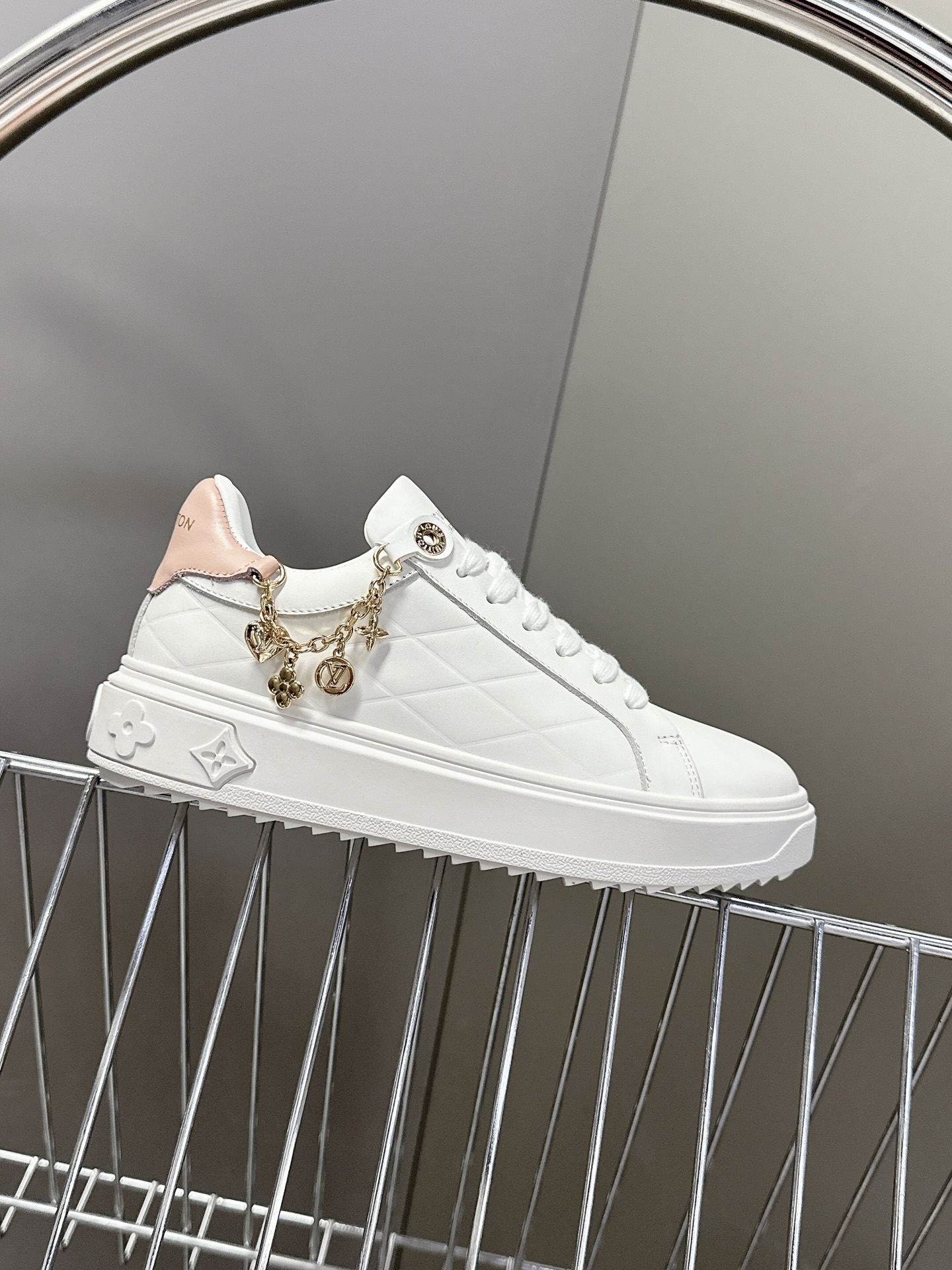 [TOP] Louis Vuitton LV  Sneakers -White