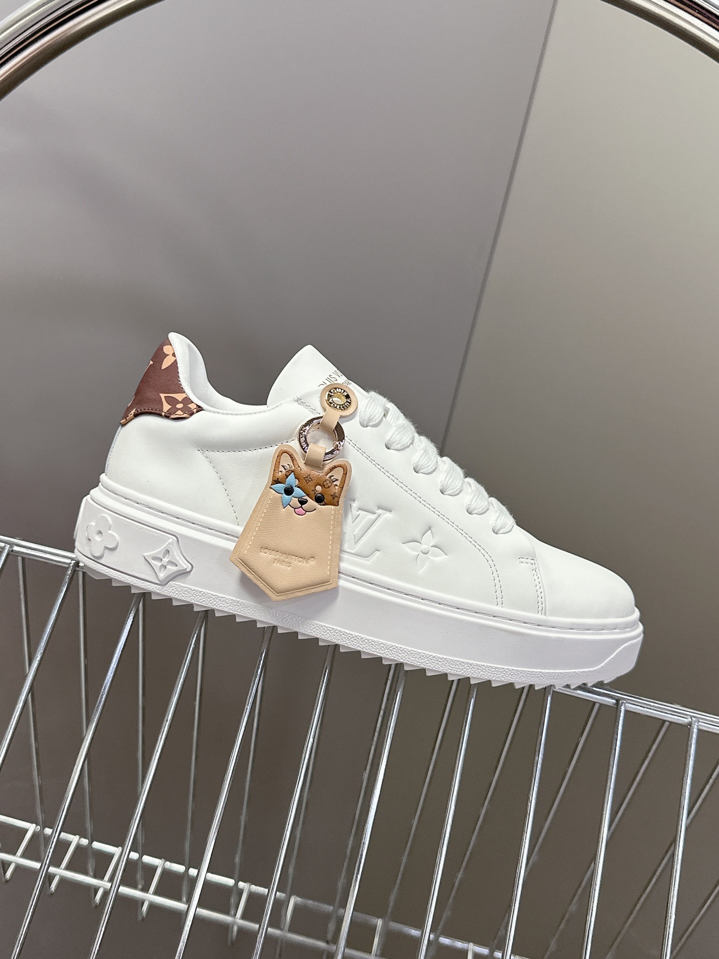 [TOP] Louis Vuitton LV Sneakers Cow Leather - White