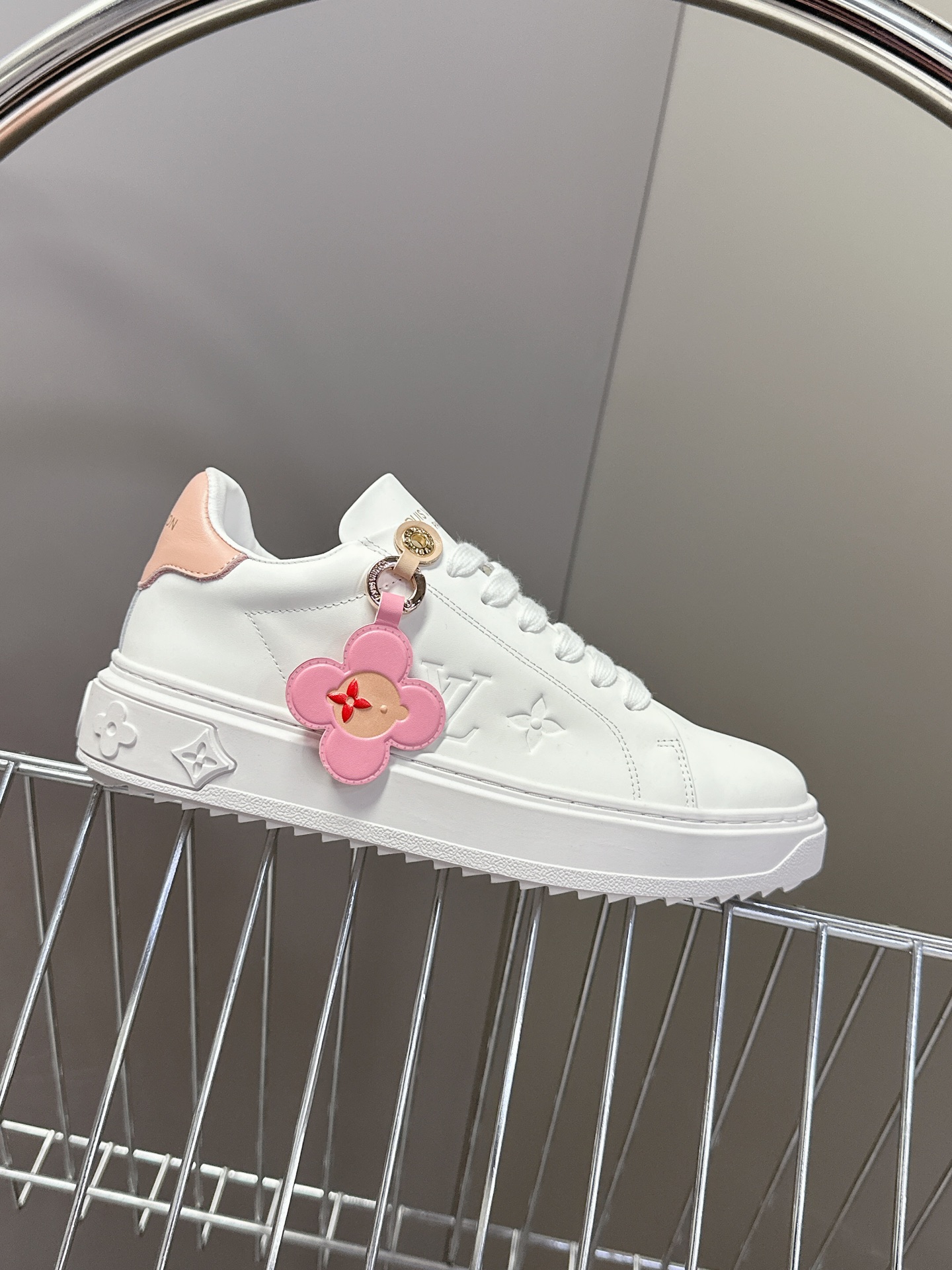[TOP] Louis Vuitton LV Sneakers Cow Leather - White
