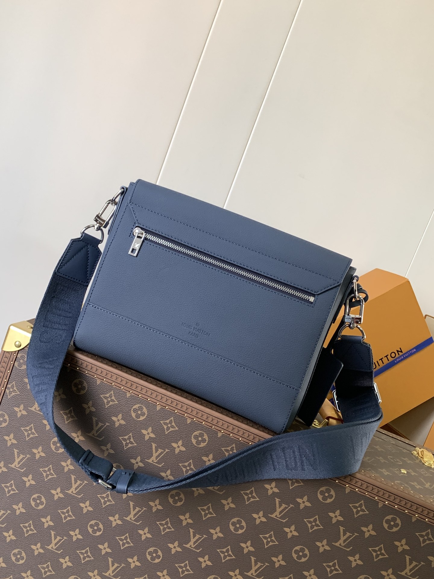[TOP] Louis Vuitton LV Aerogram Bag Calfskin 28x24x10cm - 2 Color