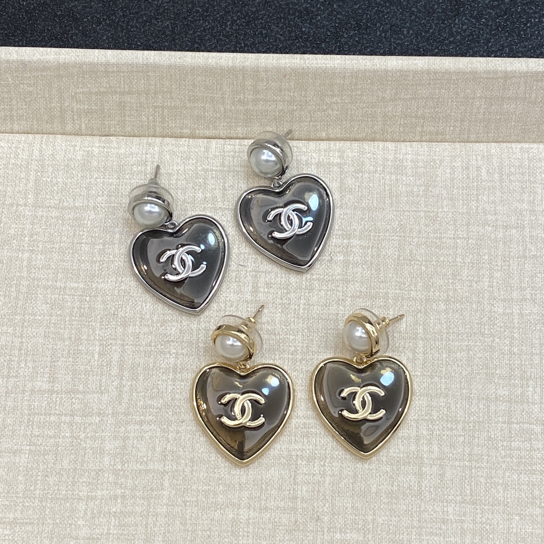 [TOP] CHANEL Earrings- 2 Colors