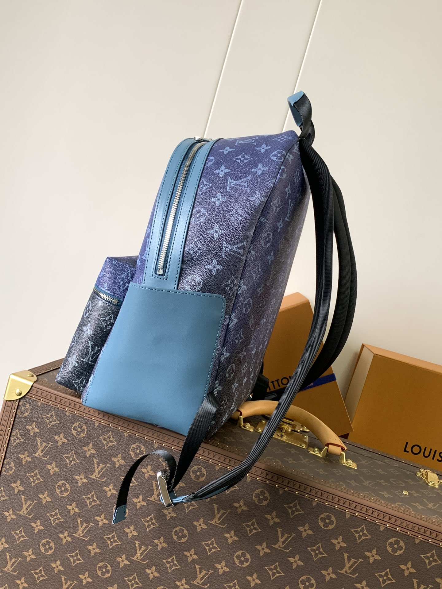 [TOP] Louis Vuitton LV Discovery Backpack Monogram Eclipse Canvas 29x38x20cm - Blue
