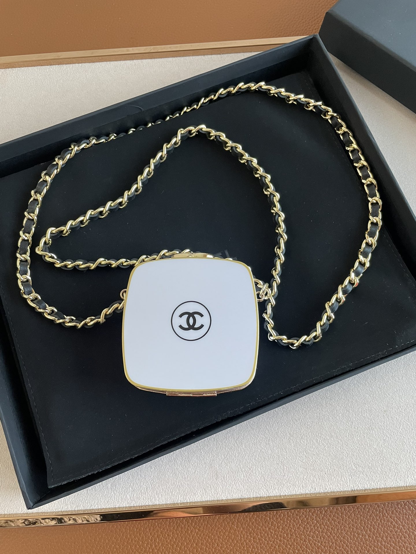 [TOP] CHANEL Versatile Belt - Gold