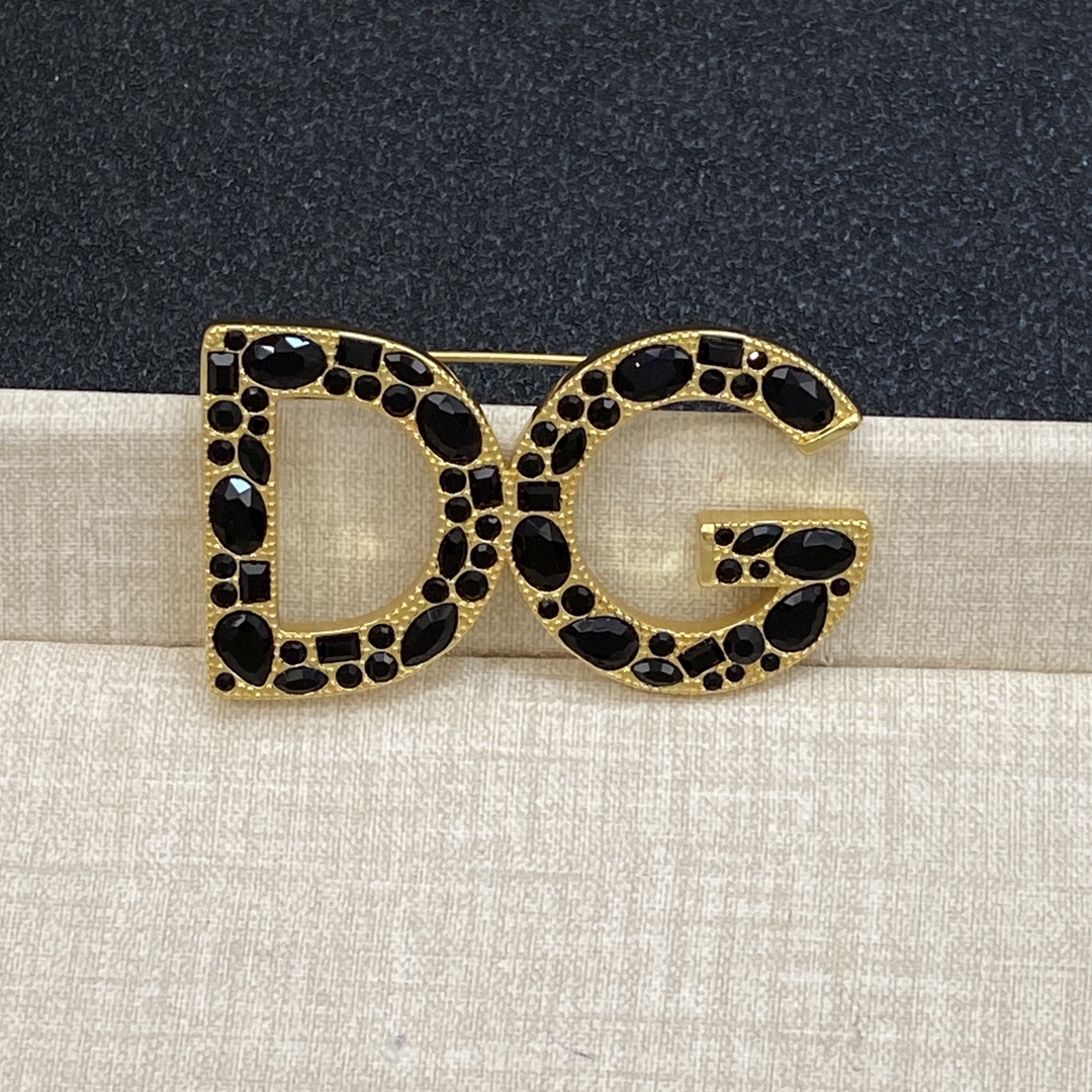 [TOP] Dolce & Gabbana D&G Brooch - Gold