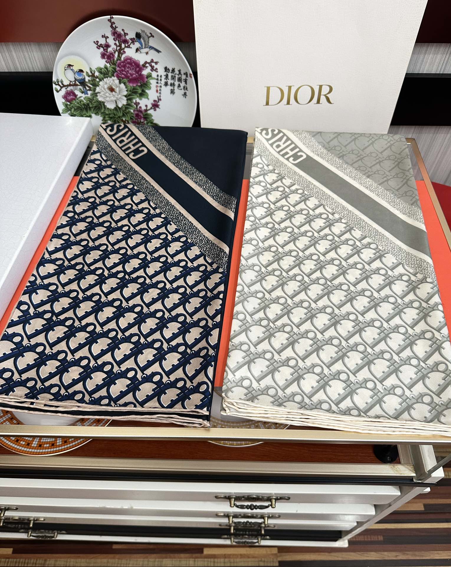 [TOP] Christian Dior Silk Scarf 90 x 90 cm - 2 Colours