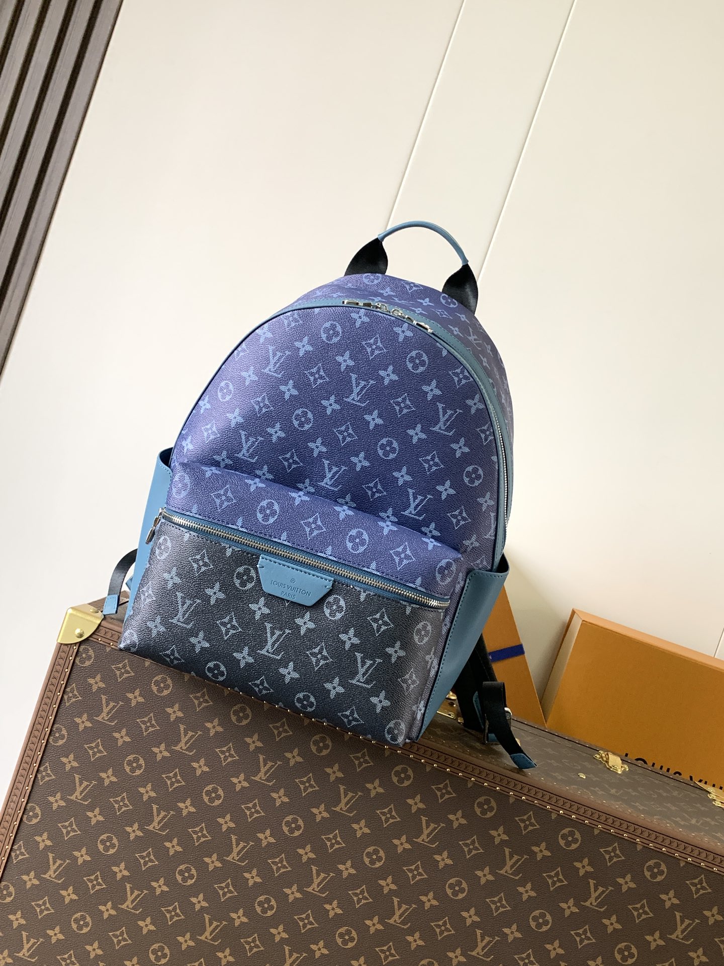 [TOP] Louis Vuitton LV Discovery Backpack Monogram Eclipse Canvas 29x38x20cm - Blue