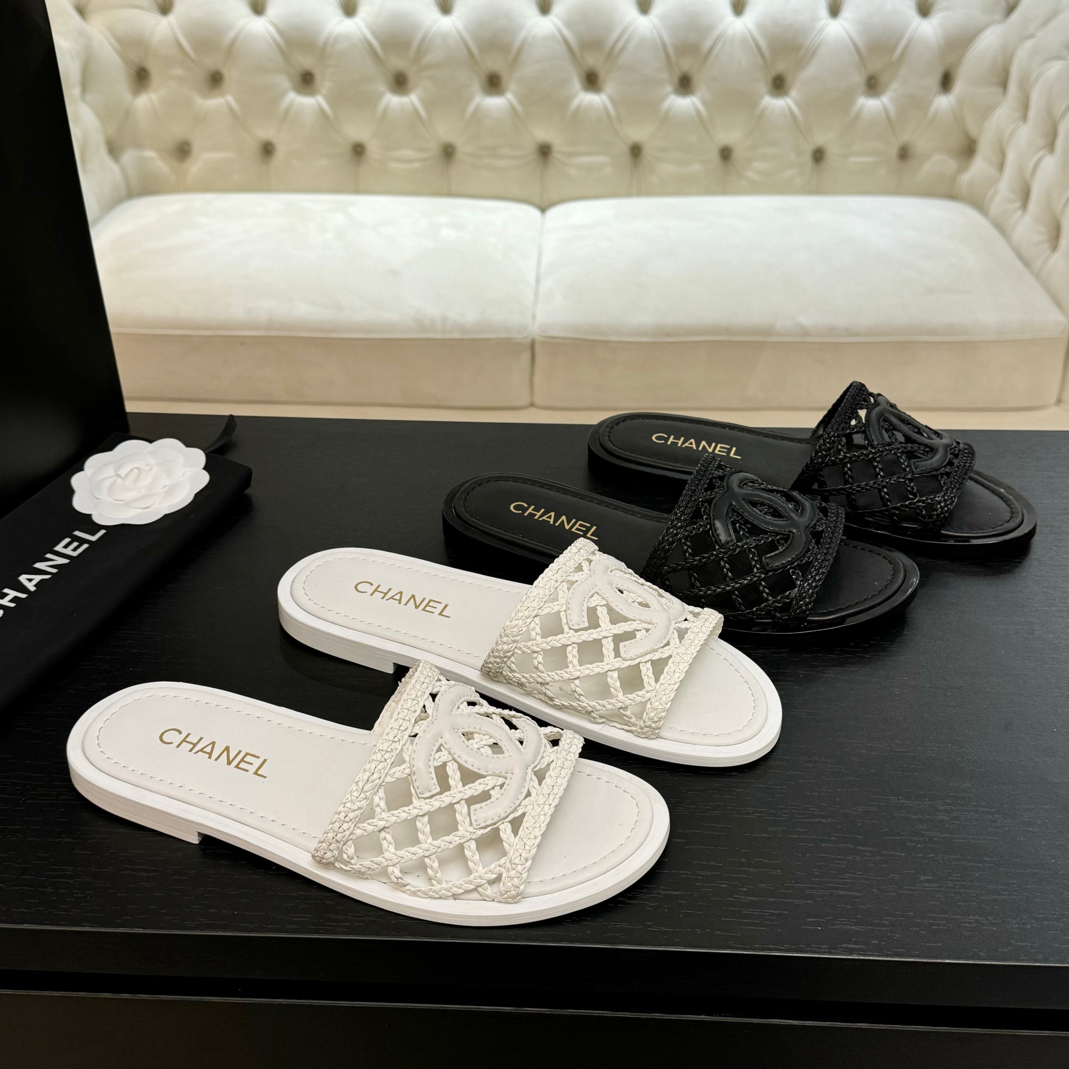 [TOP] CHANEL Slippers - 2 Colors