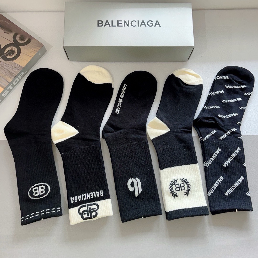 [TOP] BALENCIAGA Socks - 5 Pieces as a Set