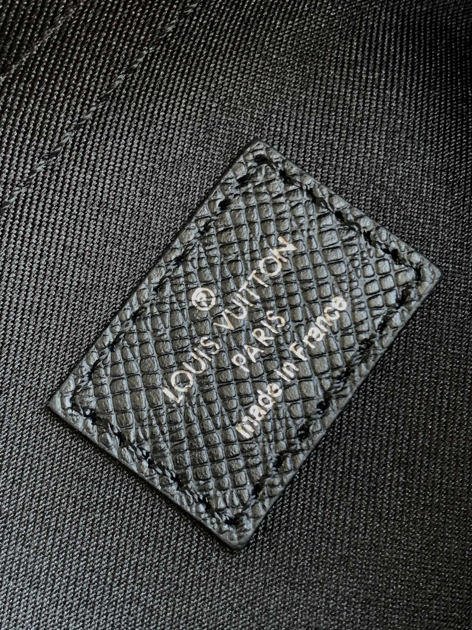 [TOP] Louis Vuitton LV Men's Outdoor Messenger Bag Taïga Leather & Monogram Canvas 29.5x20.0x10.5cm - Black