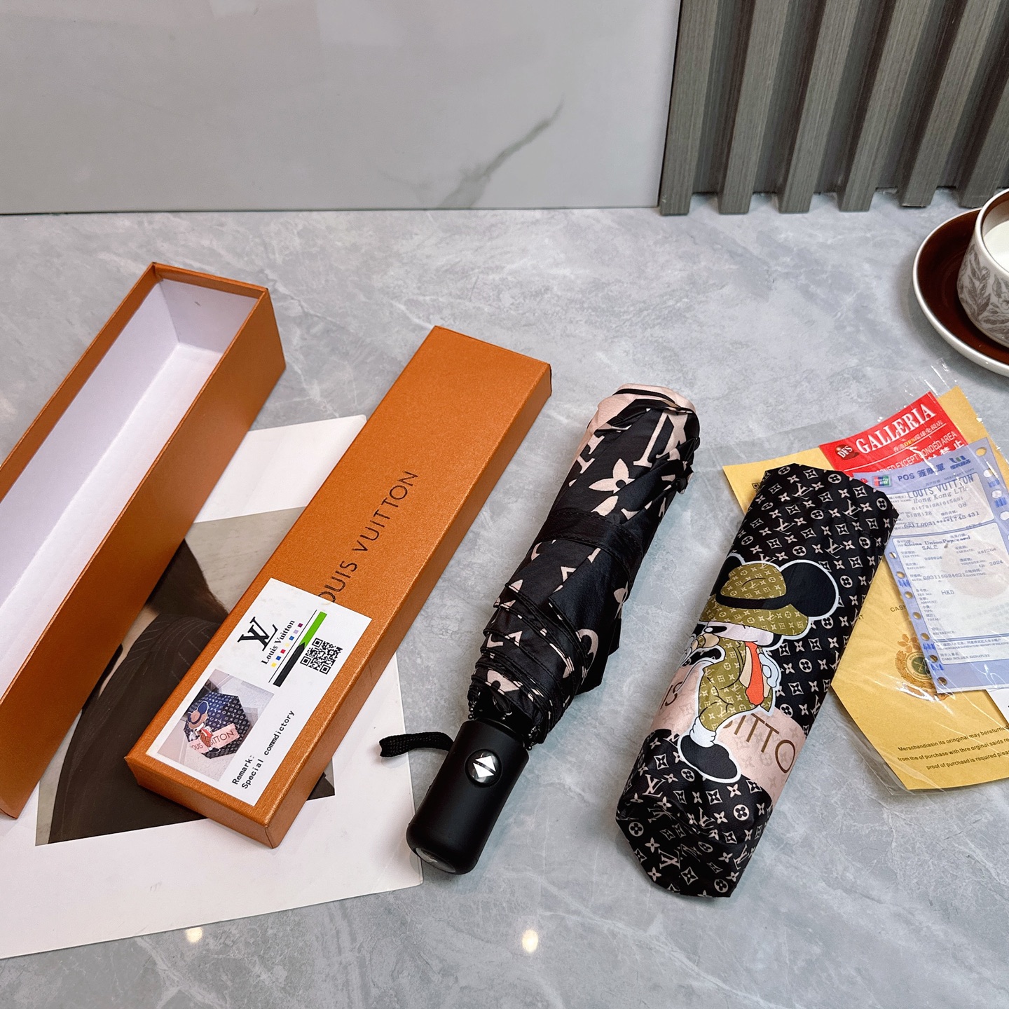 [TOP] Louis Vuitton LV Umbrella - Black