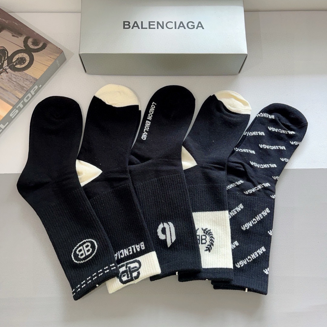 [TOP] BALENCIAGA Socks - 5 Pieces as a Set