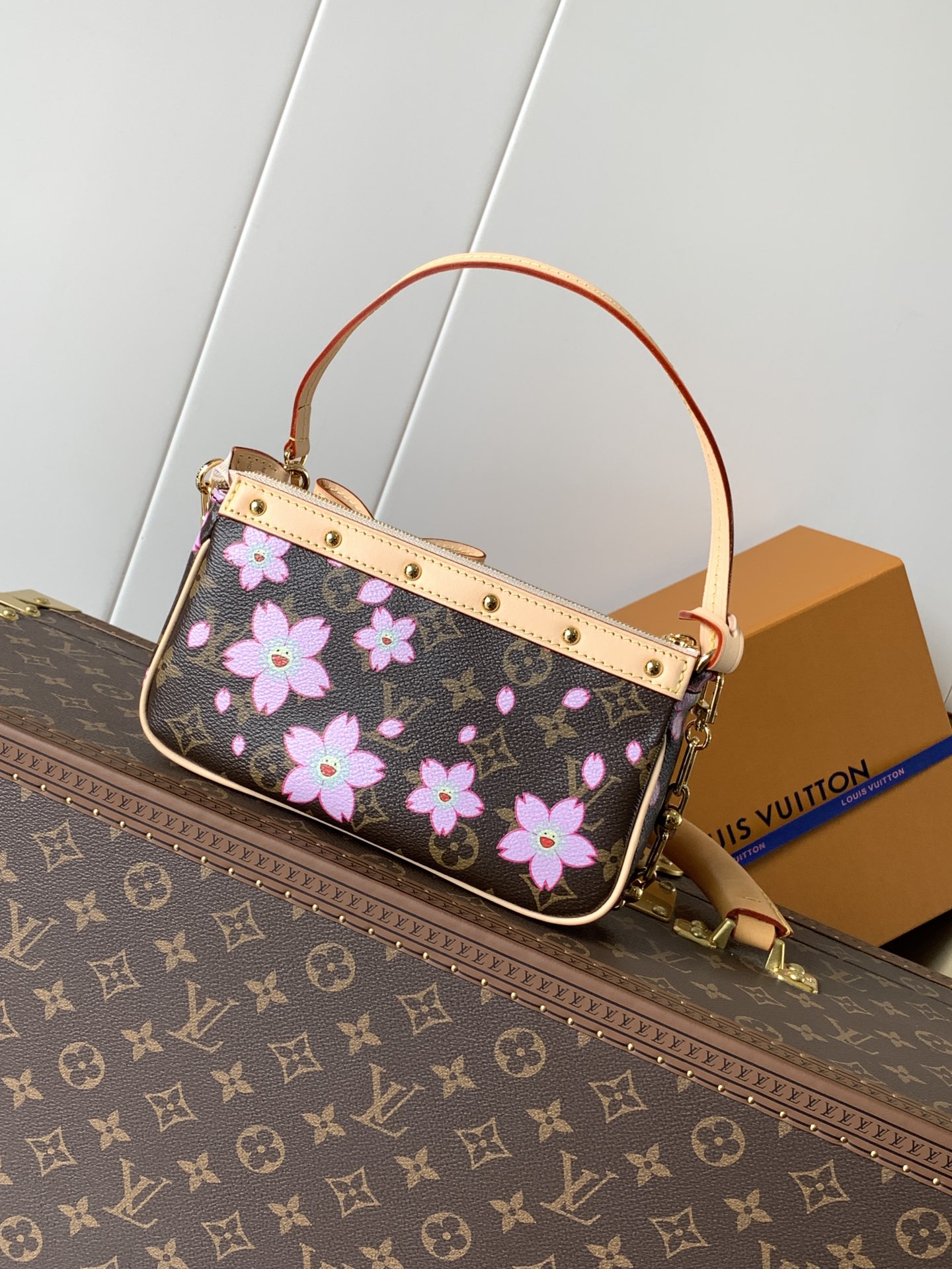 [TOP] Louis Vuitton LV Monogram Pochette Accessories Bag with Cherry Blossom Pattern 13x4x22cm - Brown