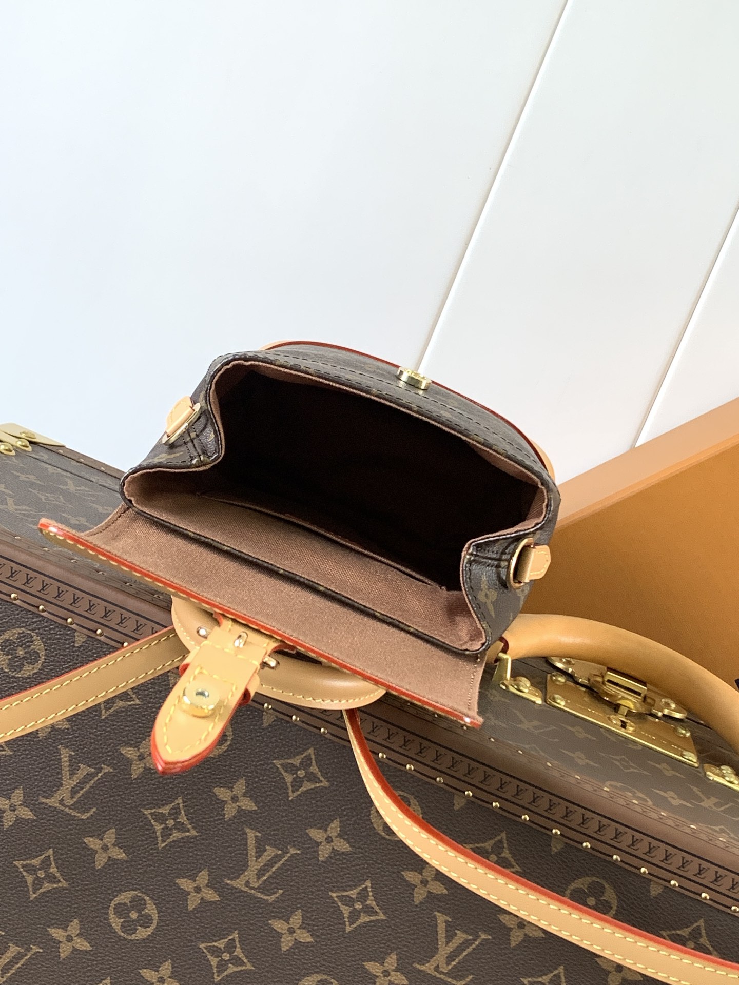 [TOP] Louis Vuitton LV Soho Backpack Monogram Canvas 17x23x8cm/24x32x9cm - Brown
