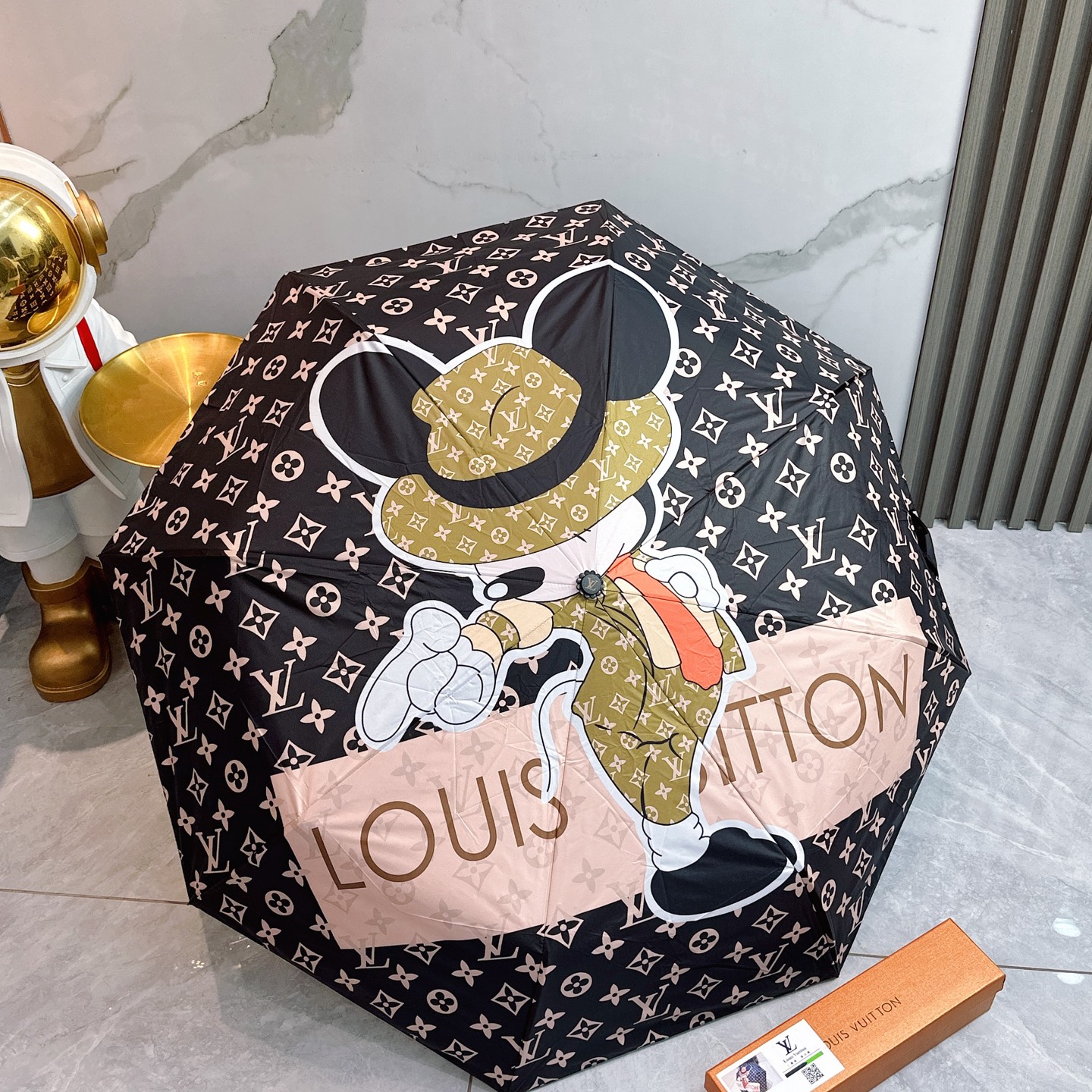 [TOP] Louis Vuitton LV Umbrella - Black