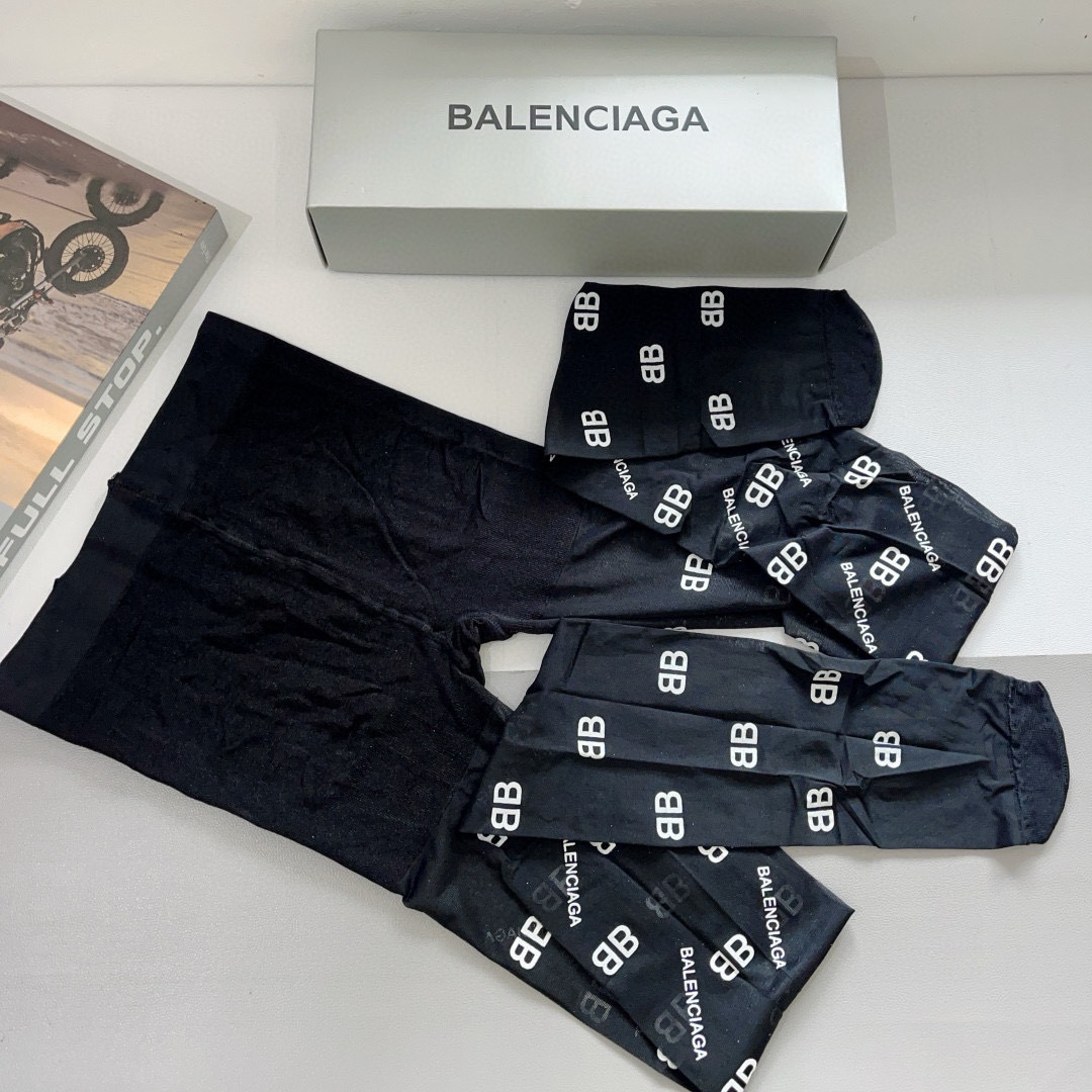 [TOP] BALENCIAGA Letter Flocked Stockings - Black